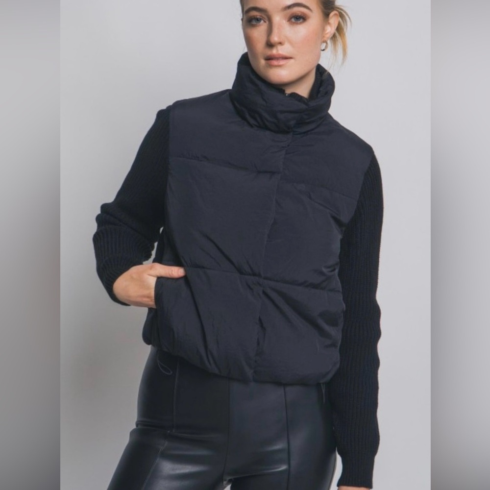 NWT LOVE TREE Women's Black Puffer Sweater jacket size L